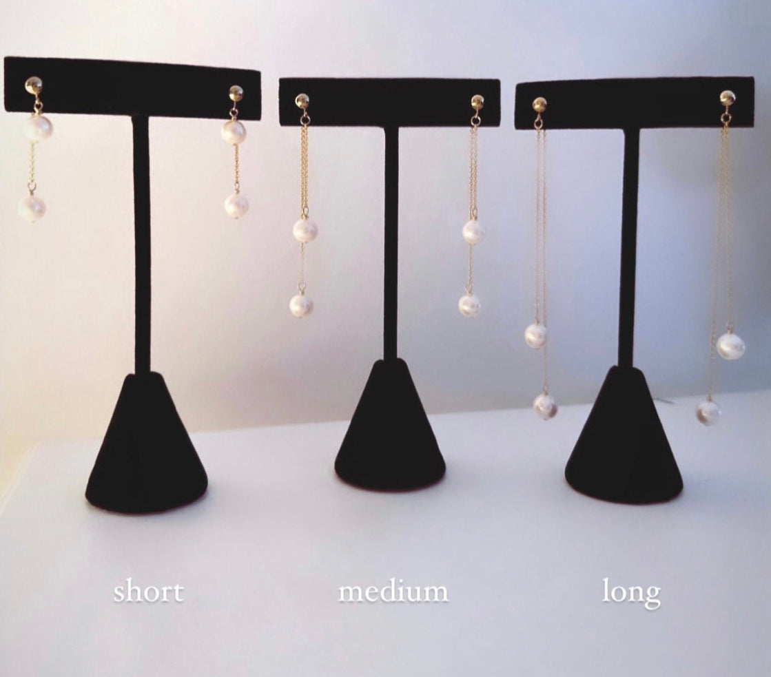 Double-sided dangly pearl earrings