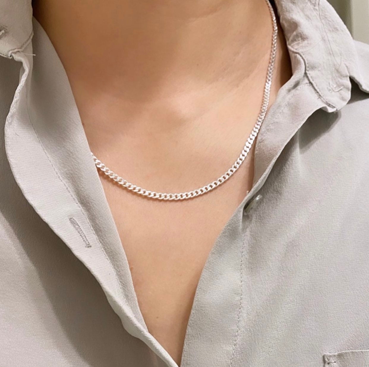 3mm curb chain shown on model