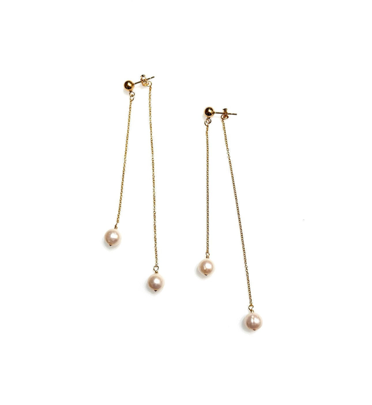 Double-sided dangly pearl earrings