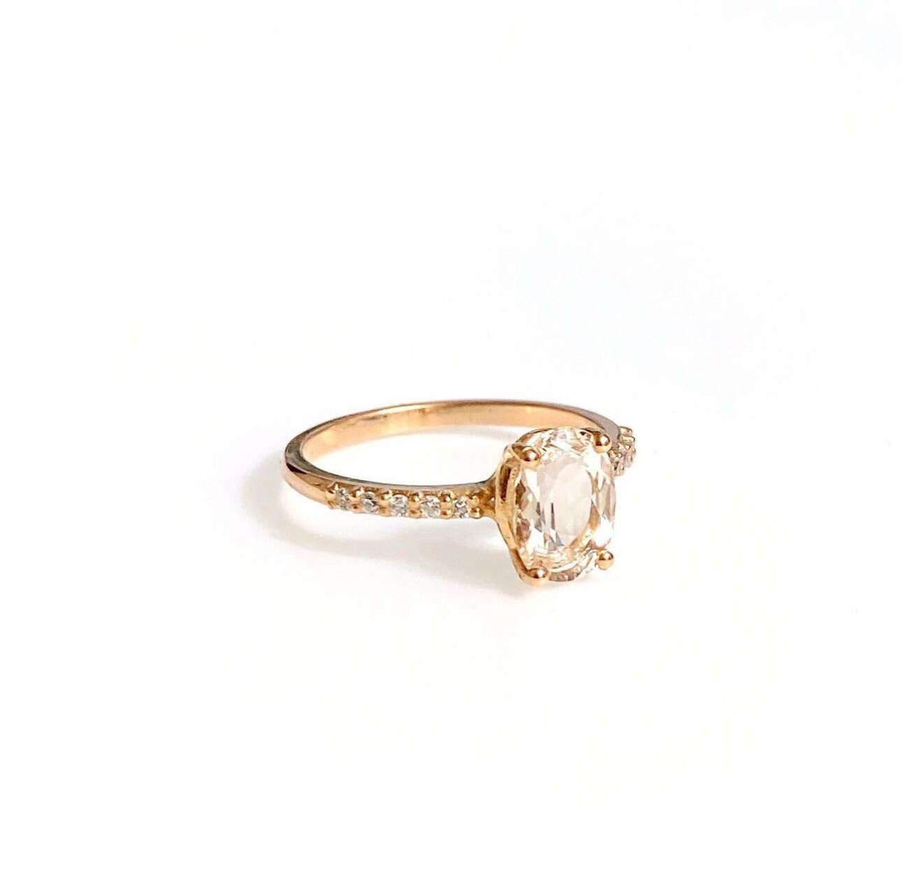 rose gold morganite ring side view