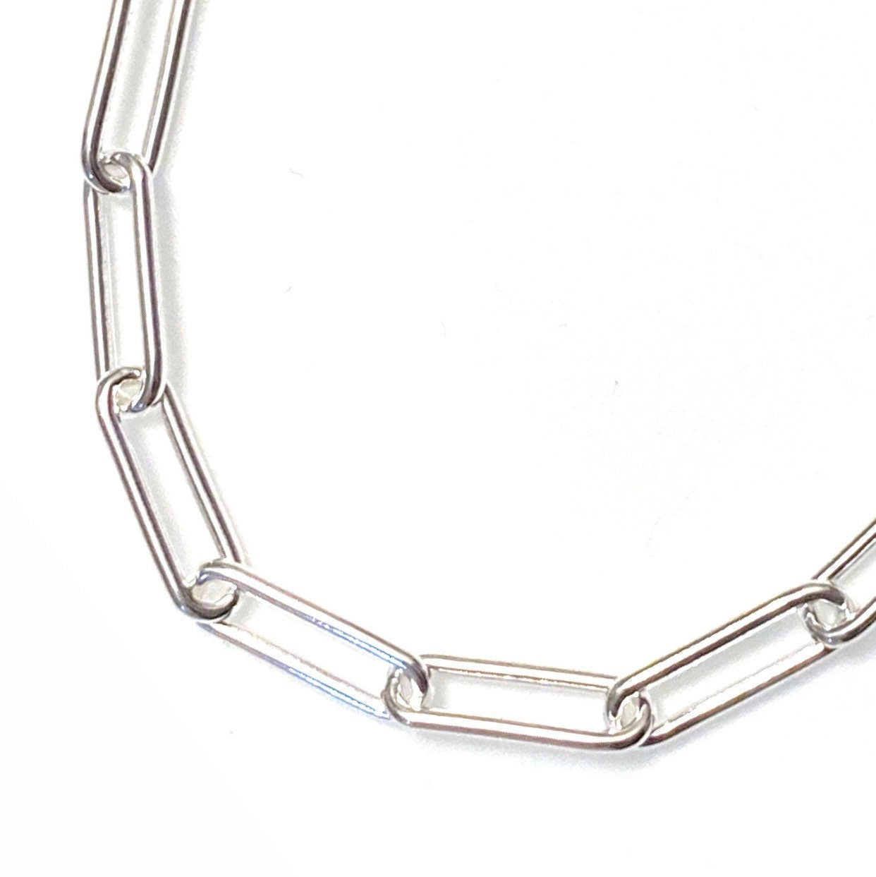 close up of chunky paperclip chain 