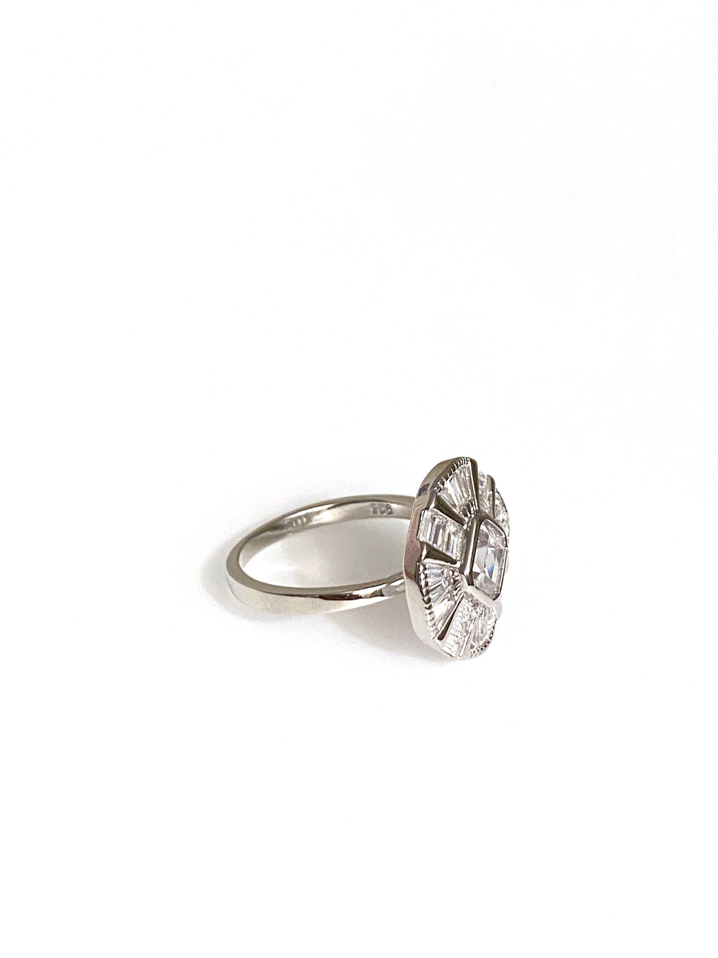 Vintage style sterling silver ring with cubic zirconia - side